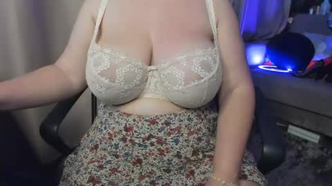Snapshot of _alyssia_ chatting on 06/05/26, 06:46 lisa online show from 06/05/26, 06:46