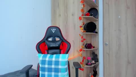 AMANDA online show from 11/14/25, 04:49