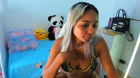 Analia online show from 12/11/24, 03:13