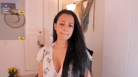 Snapshot of _anaruiz chatting on 12/15/24, 07:31 Ana Ruiz online show from 12/15/24, 07:31