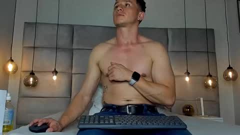 Andrew online show from 01/08/25, 01:32