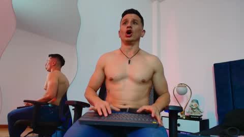 _andrewfalcon2 online show from 10/06/25, 07:44