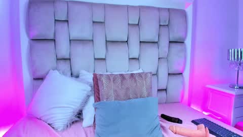 Angel Azul online show from 12/25/24, 01:19