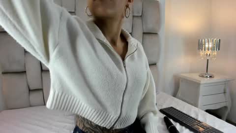 Angel Azul online show from 02/05/25, 11:55