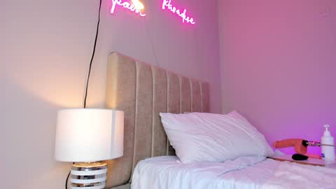 ngela  online show from 01/13/25, 09:09