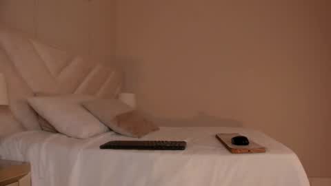Snapshot of _angela_x chatting on 06/12/26, 11:53 ngela online show from 06/12/26, 11:53