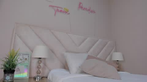 Snapshot of _angela_x chatting on 06/15/26, 11:23 ngela online show from 06/15/26, 11:23
