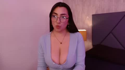 Angela  online show from 02/05/26, 01:16