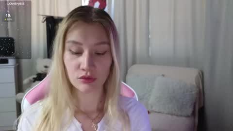 Anna Nolan online show from 09/17/25, 06:26