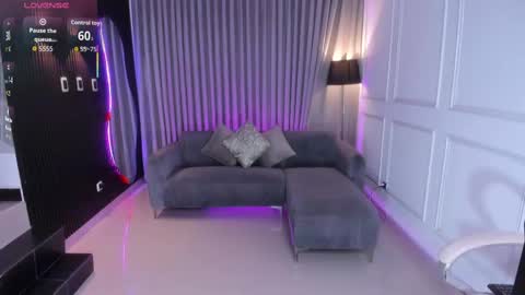 Ana online show from 10/21/25, 07:03