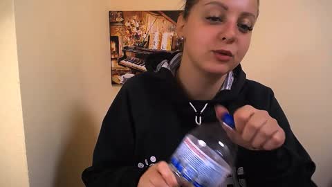 Anna online show from 10/10/25, 06:34