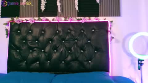 Annie Andrick online show from 03/04/26, 01:28