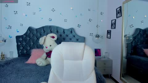 antonnela online show from 01/13/25, 01:49