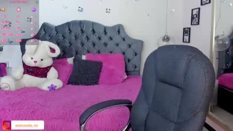 antonnela online show from 03/04/25, 01:38