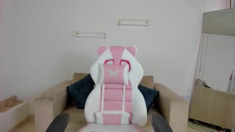    online show from 11/24/25, 12:27