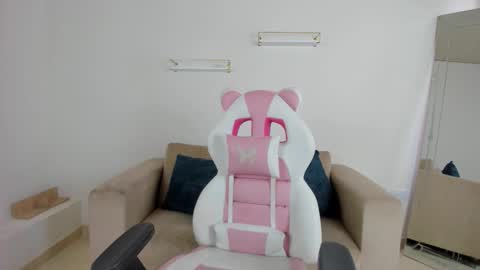    online show from 12/03/25, 12:14