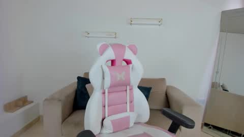    online show from 12/04/25, 12:58