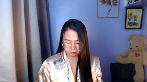 Snapshot of _arah chatting on 05/15/26, 11:12 arah online show from 05/15/26, 11:12