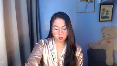 Snapshot of _arah chatting on 05/27/26, 01:57 arah online show from 05/27/26, 01:57