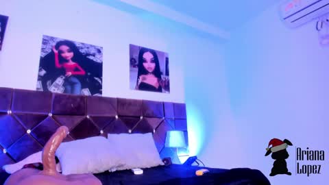 Snapshot of _ariana_lopez_ chatting on 01/11/25, 03:31 Ariana online show from 01/11/25, 03:31