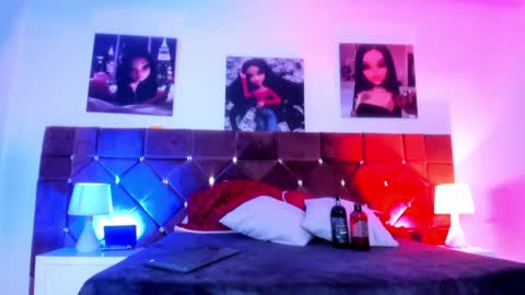 Snapshot of _ariana_lopez_ chatting on 02/06/25, 12:16 Ariana online show from 02/06/25, 12:16