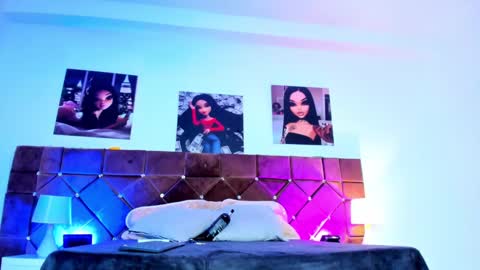 Snapshot of _ariana_lopez_ chatting on 02/10/25, 12:18 Ariana online show from 02/10/25, 12:18