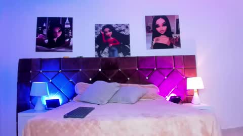 Snapshot of _ariana_lopez_ chatting on 02/13/25, 12:21 Ariana online show from 02/13/25, 12:21