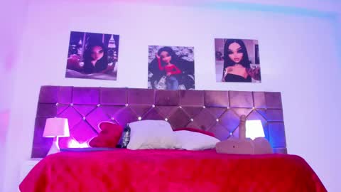 Snapshot of _ariana_lopez_ chatting on 03/08/25, 04:34 Ariana online show from 03/08/25, 04:34
