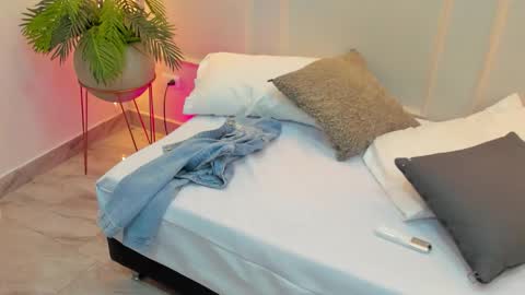 _arianasweet online show from 11/23/25, 08:19