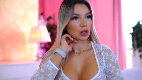 Arielle online show from 10/21/25, 08:15