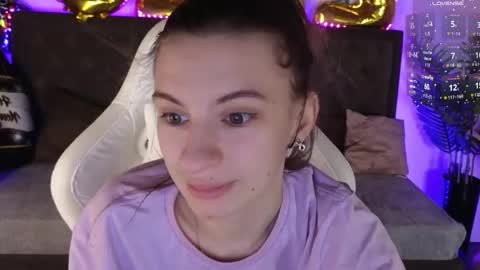 _ash_leyy_ online show from 12/19/25, 01:34