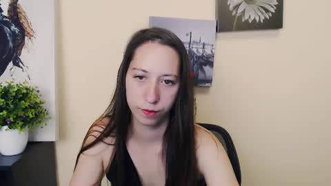 Snapshot of _astraia_ chatting on 06/15/26, 09:22 _astraia_ online show from 06/15/26, 09:22