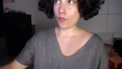 Snapshot of _atenea_golden chatting on 01/17/25, 11:40 atenea online show from 01/17/25, 11:40