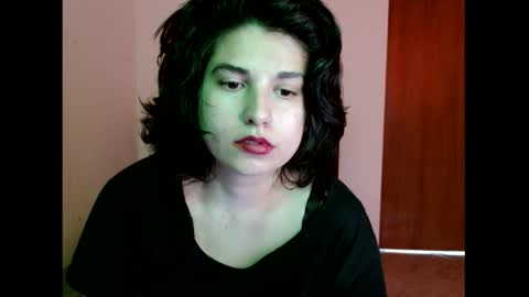 Snapshot of _atenea_golden chatting on 10/22/25, 02:06 atenea online show from 10/22/25, 02:06