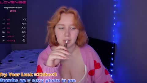 Snapshot of _aurareflection chatting on 02/11/25, 03:40 hello im Lira online show from 02/11/25, 03:40