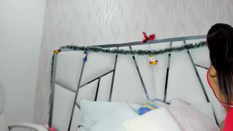 Snapshot of _aurora18 chatting on 11/21/25, 03:16 Aura online show from 11/21/25, 03:16