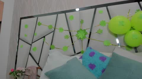 Aura online show from 03/18/26, 03:09