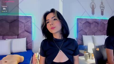 _aurora_collins_ online show from 09/24/25, 12:08