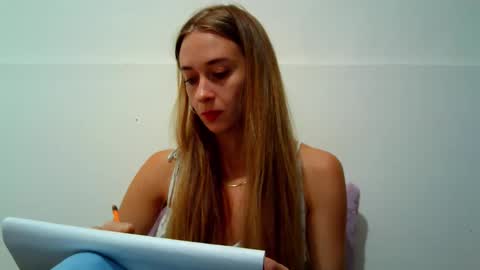 Snapshot of _aurora_sweet chatting on 09/15/25, 09:31 _aurora_sweet online show from 09/15/25, 09:31