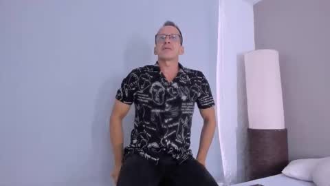 Snapshot of _axelking_ chatting on 10/29/25, 11:34 _axelking_ online show from 10/29/25, 11:34