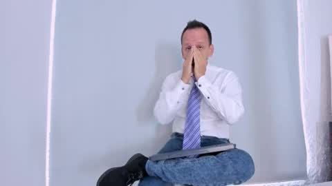 Snapshot of _axelking_ chatting on 11/05/25, 11:43 _axelking_ online show from 11/05/25, 11:43