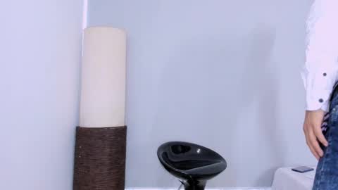 Snapshot of _axelking_ chatting on 11/19/25, 11:32 _axelking_ online show from 11/19/25, 11:32