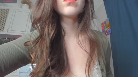 Snapshot of _axolot_ chatting on 01/22/25, 02:04 Olivia online show from 01/22/25, 02:04