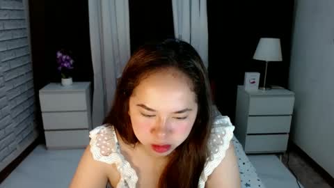 Snapshot of _ayesha19 chatting on 12/10/24, 02:27 yesha3 online show from 12/10/24, 02:27