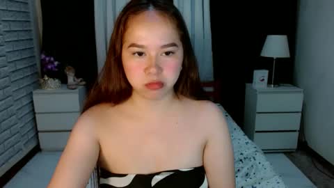 Snapshot of _ayesha19 chatting on 12/26/24, 12:49 yesha3 online show from 12/26/24, 12:49