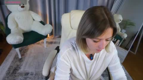 Snapshot of _b00bss_ chatting on 05/08/26, 04:07 Jess online show from 05/08/26, 04:07