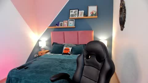 Sofia online show from 01/13/26, 12:54