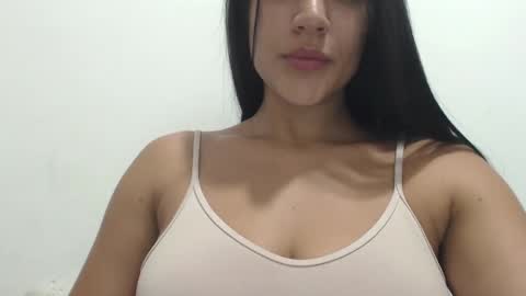 Snapshot of _bella_angel chatting on 09/13/25, 04:12 Mar online show from 09/13/25, 04:12