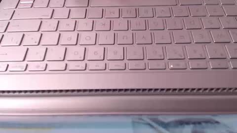 Snapshot of _bella_angel chatting on 09/19/25, 01:56 Mar online show from 09/19/25, 01:56