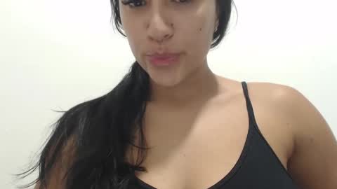 Snapshot of _bella_angel chatting on 09/26/25, 02:59 Mar online show from 09/26/25, 02:59